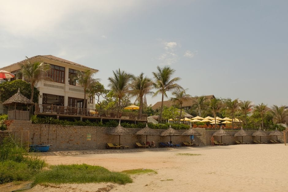 Bí kíp chọn khách sạn 5 sao Nha Trang có bãi biển riêng cho kỳ nghỉ hoàn hảo