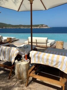 Cẩm nang chọn Resort 5 sao Vinpearl view biển: Kinh nghiệm từ A-Z cho kỳ nghỉ đẳng cấp - Đưa đón sân bay Phú Quốc