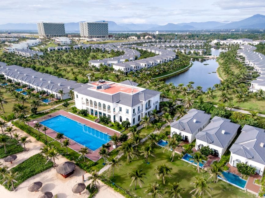 Kinh nghiệm du lịch Nha Trang: Nghỉ dưỡng tại resort 5 sao Nha Trang có ăn sáng sang trọng - Resort & Khách Sạn 5 Sao