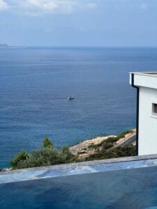 Top khách sạn 5 sao Phạm Văn Đồng có hồ bơi vô cực: Trải nghiệm đẳng cấp giữa lòng phố biển - Resort & Khách Sạn 5 Sao