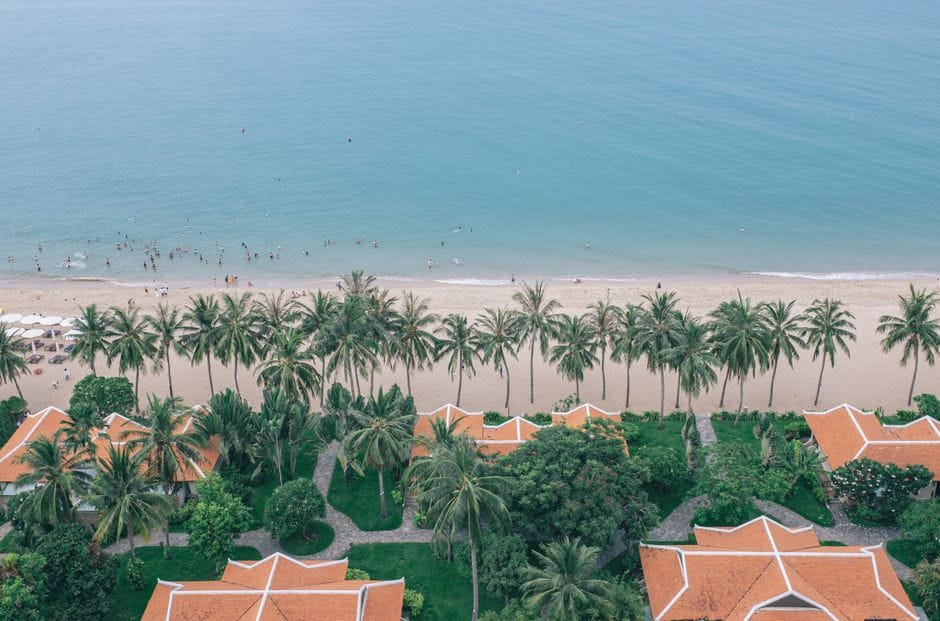 Top 2 khách sạn 5 sao Hòn Tre có xe đưa đón và gói combo nghỉ dưỡng trọn gói - Đưa đón sân bay Phú Quốc