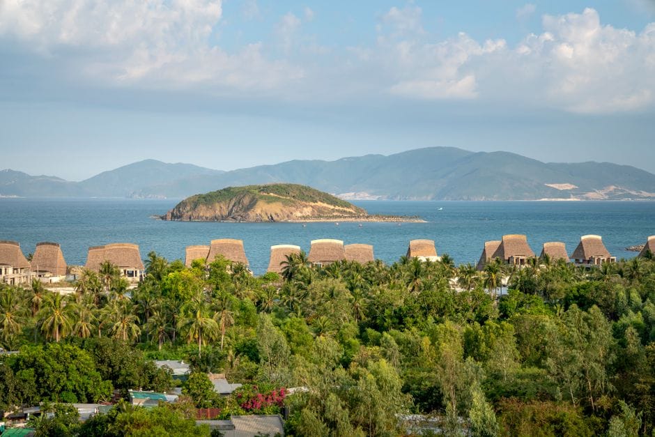 Top 3 Resort 5 sao Hòn Tre có xe đưa đón sang trọng, đẳng cấp nhất - thông tin du lịch phú quốc